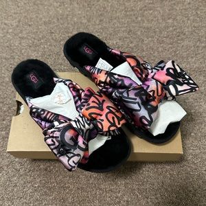 Woman’s Ugg puffer sandals